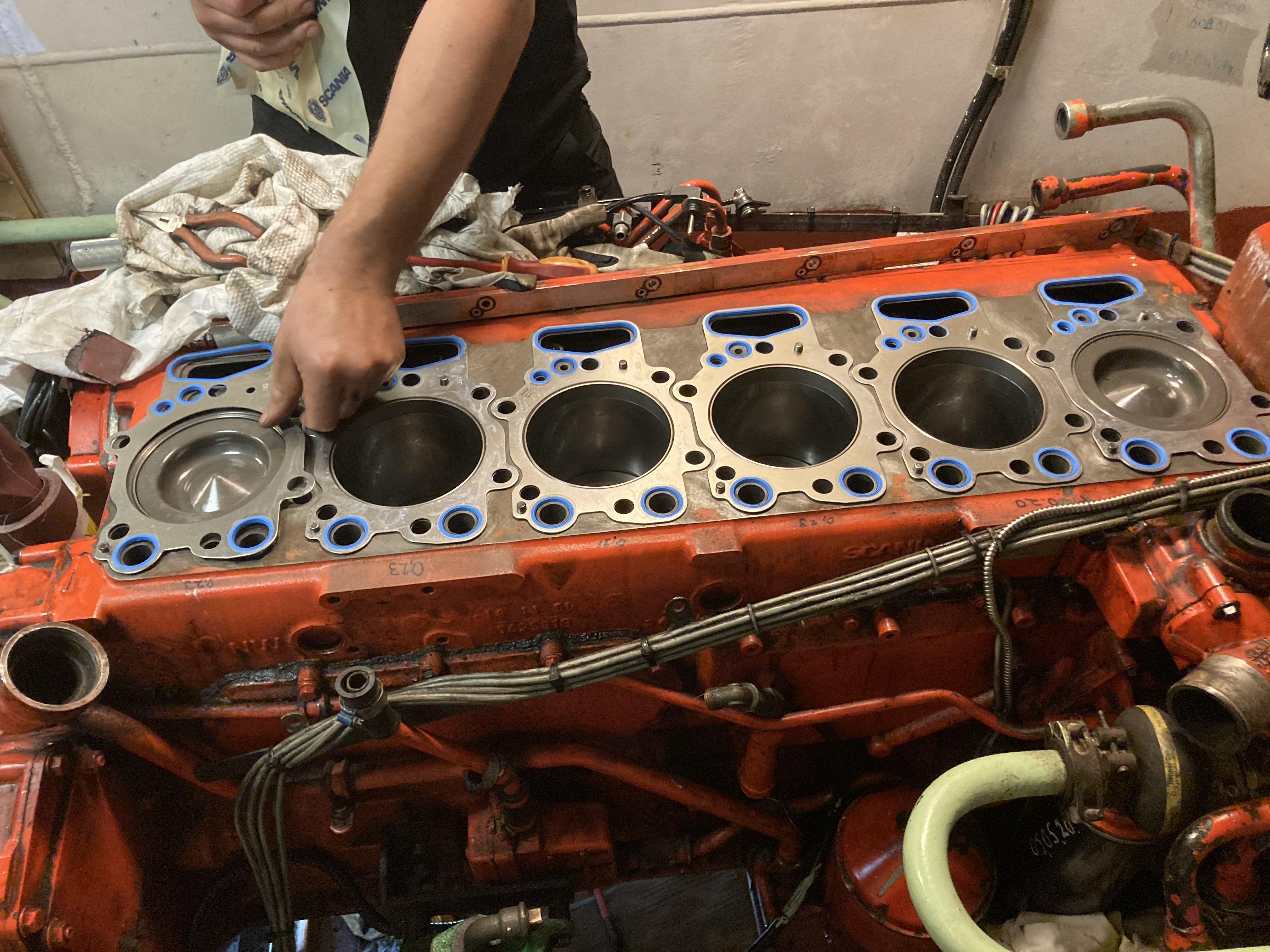 Renovering av bogpropellermotor för fartyg, marin mekanik